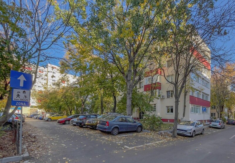 Berceni, Piata Sudului, apartament cu 3 camere de inchiriat.