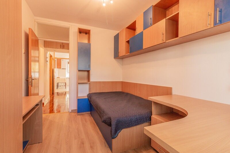 Berceni, Piata Sudului, apartament cu 3 camere de inchiriat.