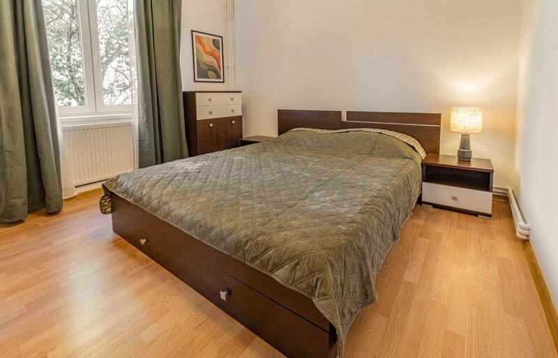 Berceni, Piata Sudului, apartament cu 3 camere de inchiriat.