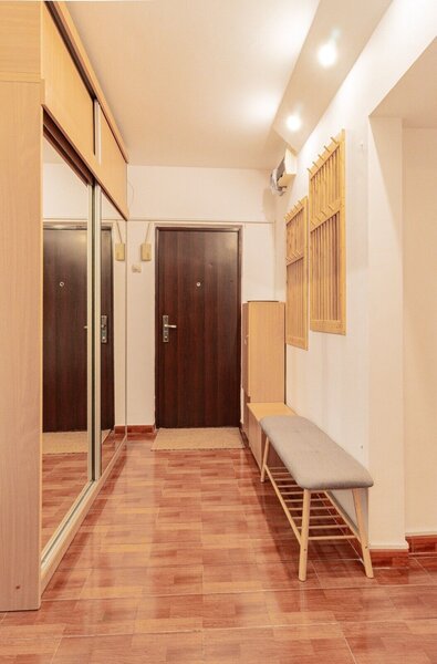 Berceni, Piata Sudului, apartament cu 3 camere de inchiriat.